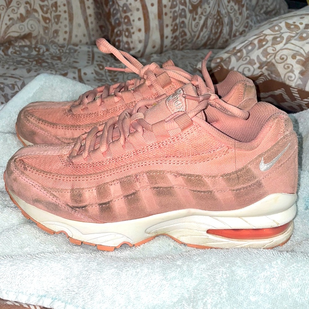 Airmax Nikes used